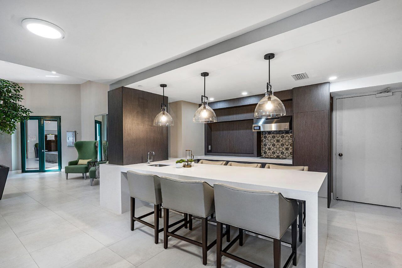 100 SE 5th Avenue, Unit 216, Boca Raton, FL 33432 Photo