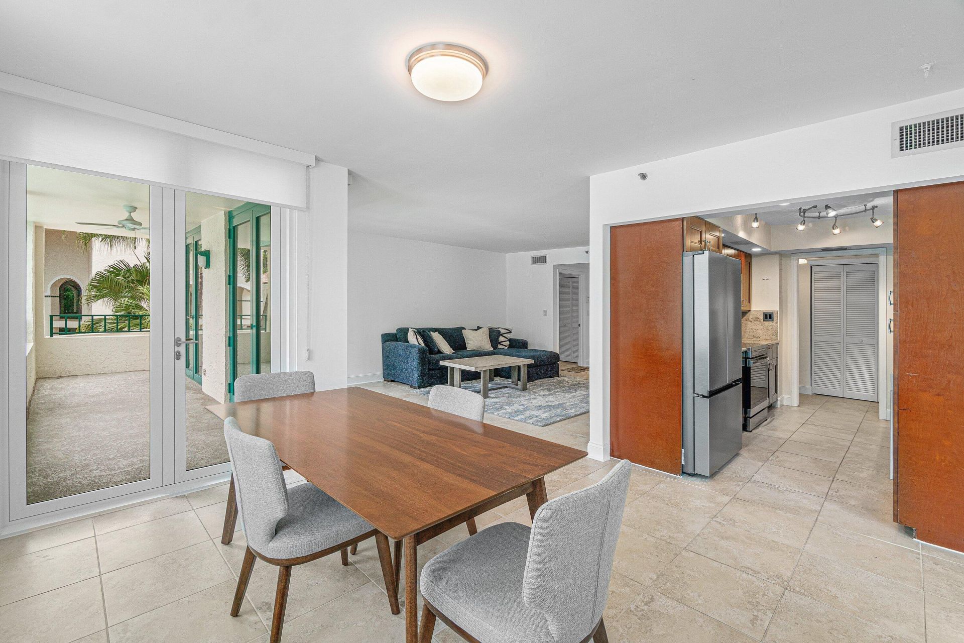 100 SE 5th Avenue, Unit 216, Boca Raton, FL 33432 Photo