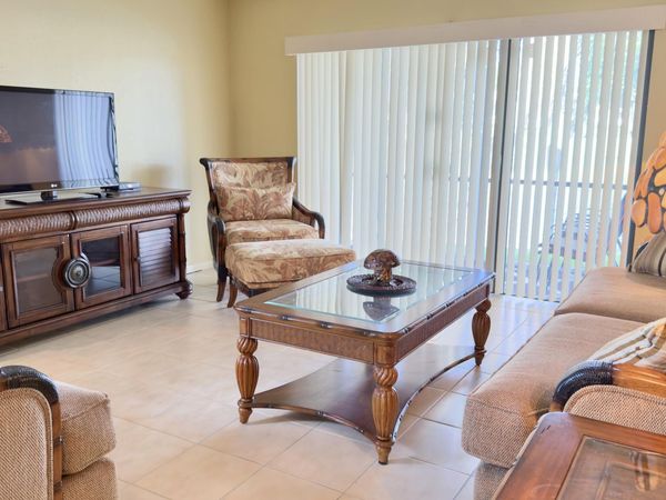 21338 Juego Circle, Unit 11g, Boca Raton, FL 33433