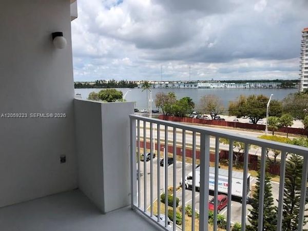 1200 NE Miami Gardens Dr, Unit 702W, Miami, FL 33179