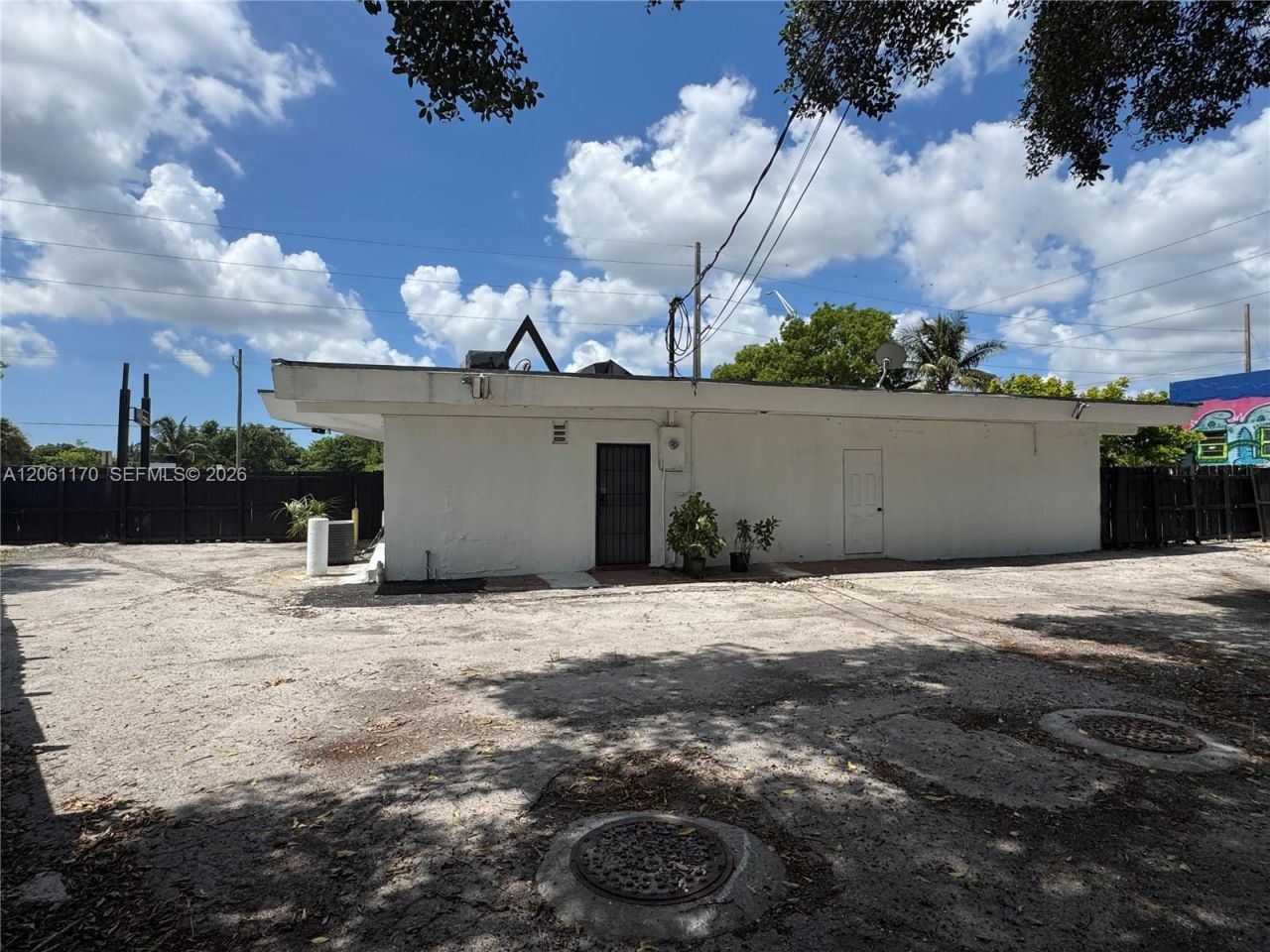 1605 NW 95th St, Miami, FL 33147 Photo