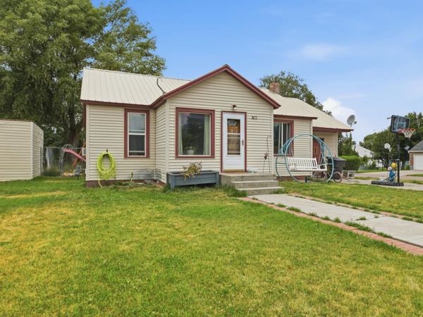 302 S 1st W, Grace, ID 83241