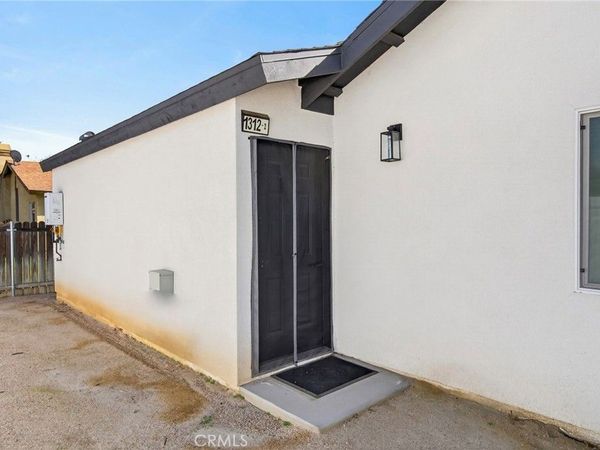 1312 Live Oak Court, Unit 2, Redlands, CA 92374
