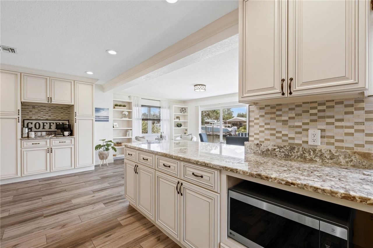 4425 13th Way Ne, Saint Petersburg, FL 33703 Photo
