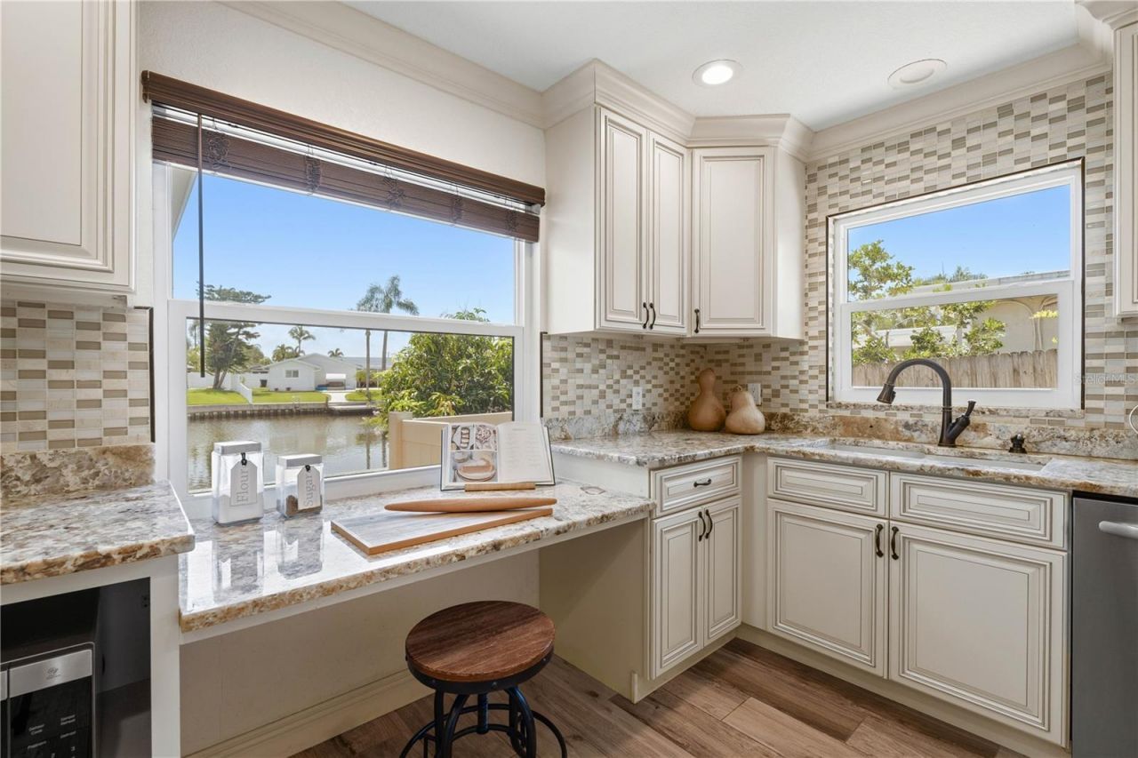 4425 13th Way Ne, Saint Petersburg, FL 33703 Photo