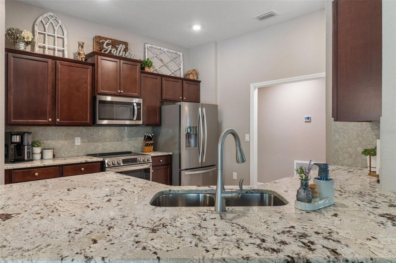 3295 Ponytail Court, Spring Hill, FL 34609 Photo