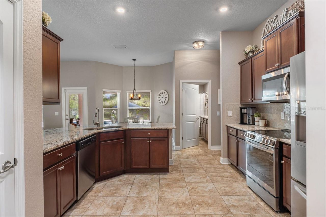 3295 Ponytail Court, Spring Hill, FL 34609 Photo