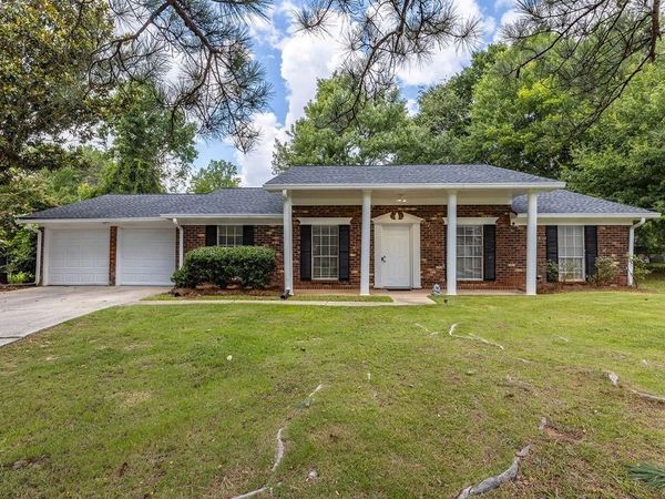 2053 Wellborn Road , Lithonia, GA 30058