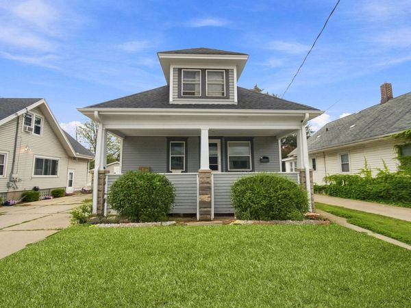 4029 Sheridan Rd, Kenosha, WI 53140