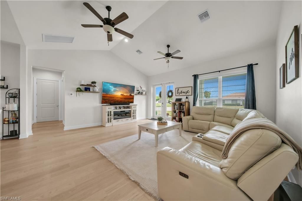 1305 NW 10th Ter , Cape Coral, FL 33993 Photo