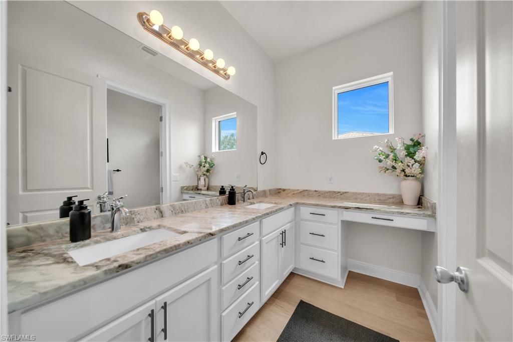 1305 NW 10th Ter , Cape Coral, FL 33993 Photo