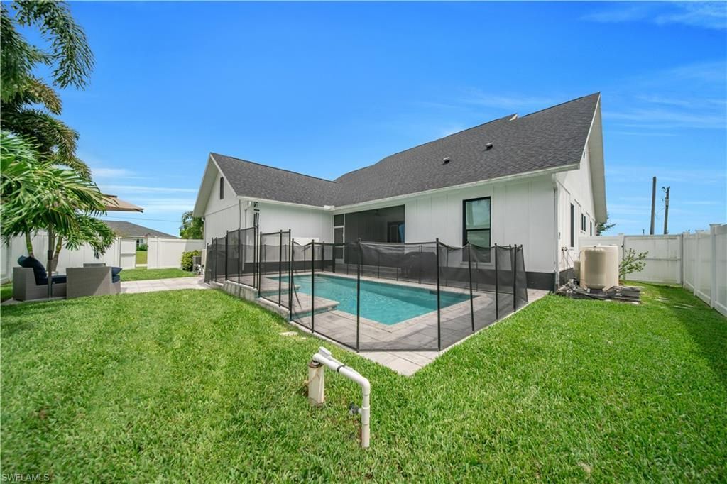 1305 NW 10th Ter , Cape Coral, FL 33993 Photo