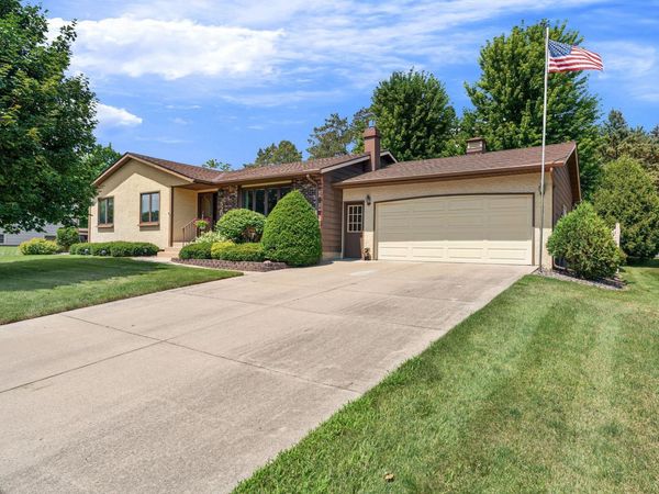 520 Young Drive , Owatonna, MN 55060