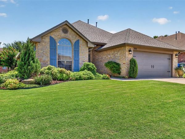 300 Crossland Court, Edmond, OK 73003