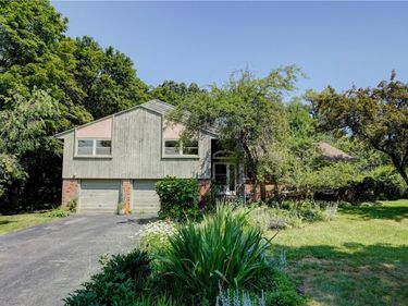 315 Dunrovin Lane, Rochester, NY 14618