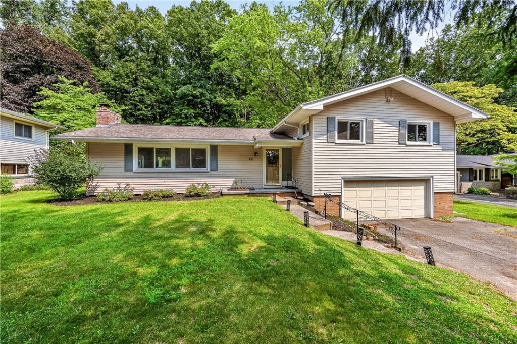 82 Burrows Hills Drive, Rochester, NY 14625 Main Photo