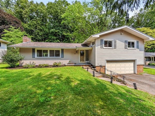 82 Burrows Hills Drive, Rochester, NY 14625