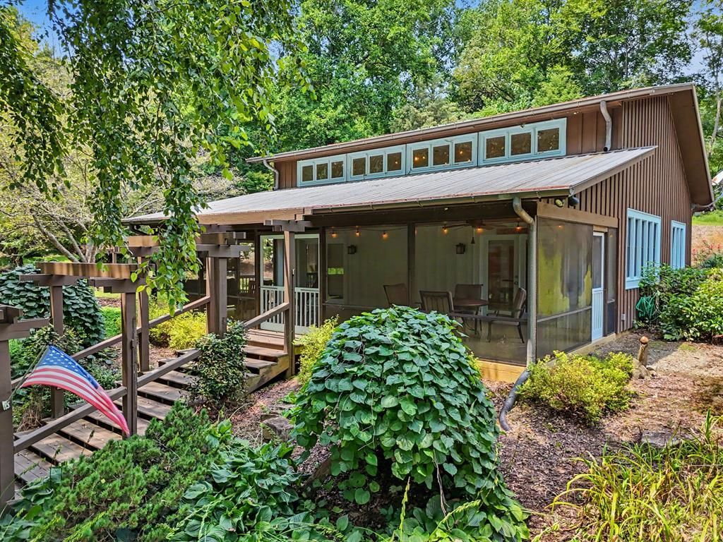 256 Low Gap Road, Hayesville, NC 28904 Main Photo