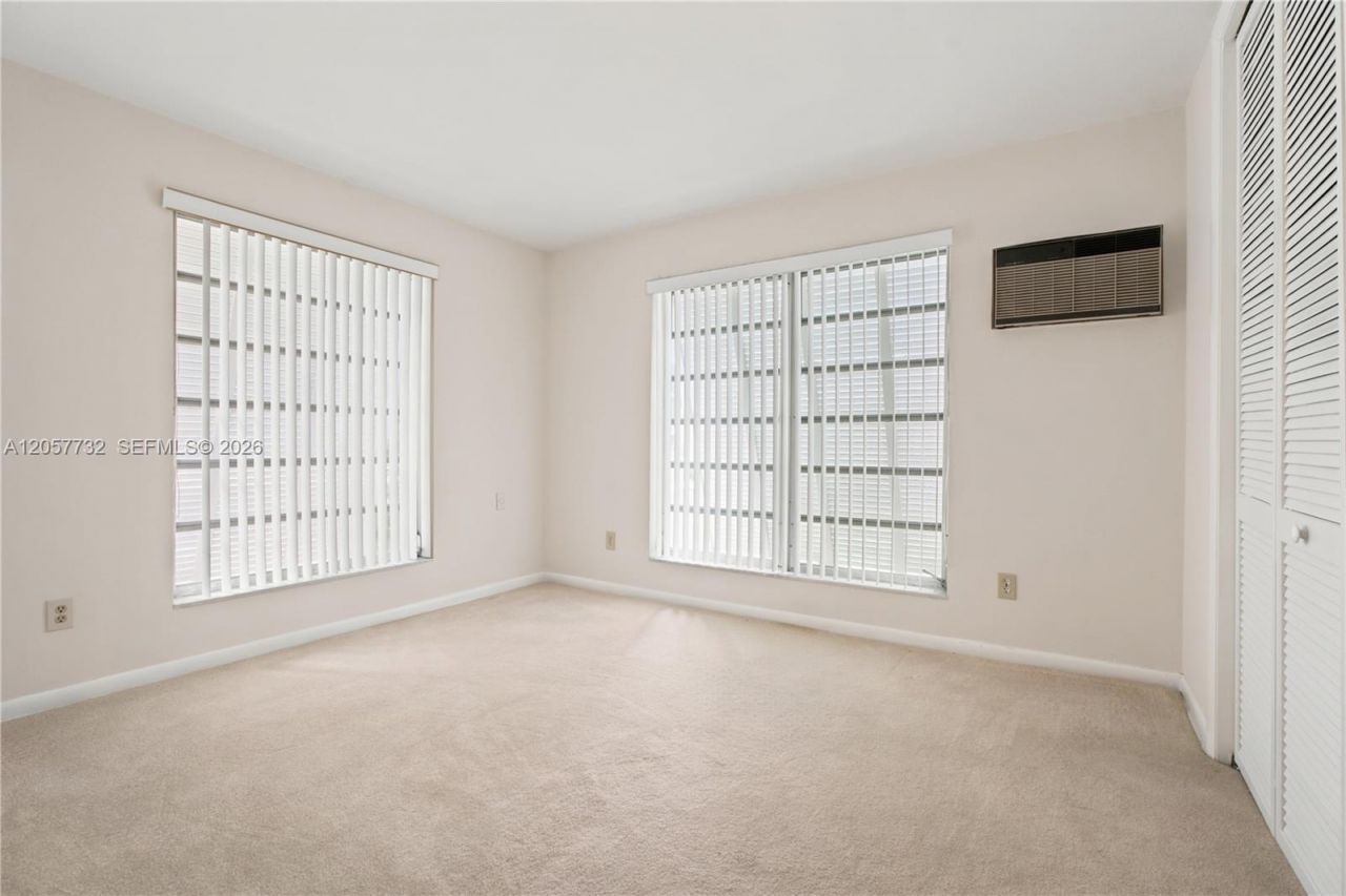 8010 SW 139th Ter, Palmetto Bay, FL 33158 Photo