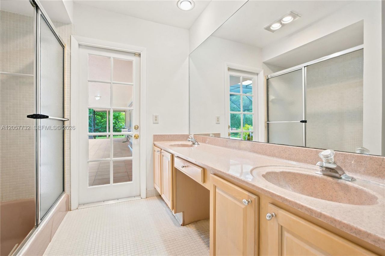 8010 SW 139th Ter, Palmetto Bay, FL 33158 Photo