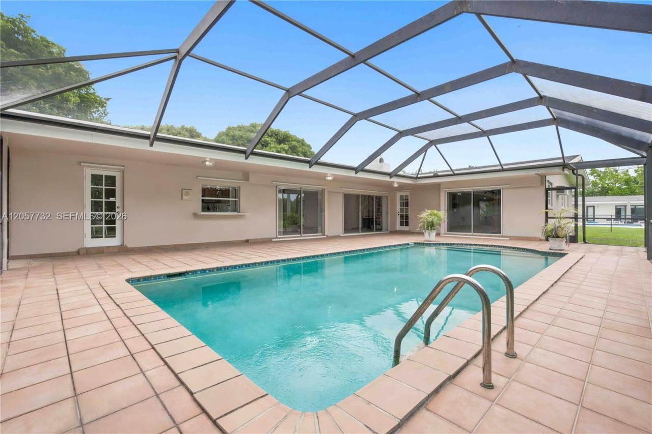 8010 SW 139th Ter, Palmetto Bay, FL 33158 Photo