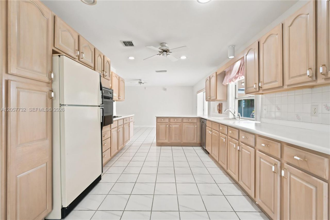 8010 SW 139th Ter, Palmetto Bay, FL 33158 Photo