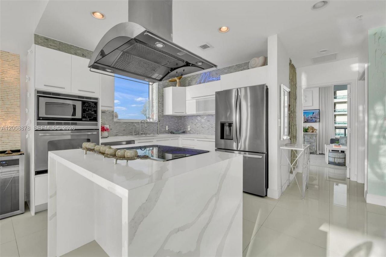 7930 East Dr, Unit 1408, North Bay Village, FL 33141 Photo