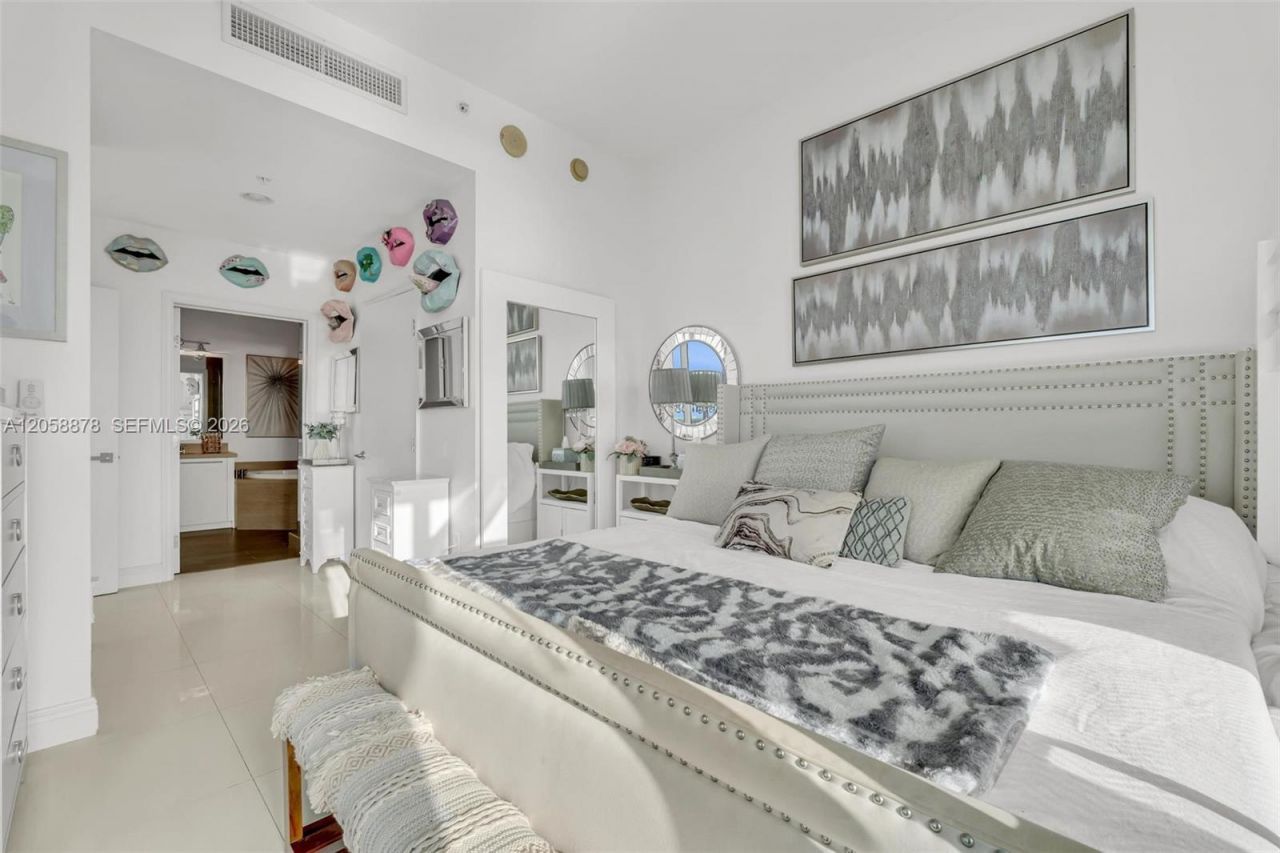 7930 East Dr, Unit 1408, North Bay Village, FL 33141 Photo