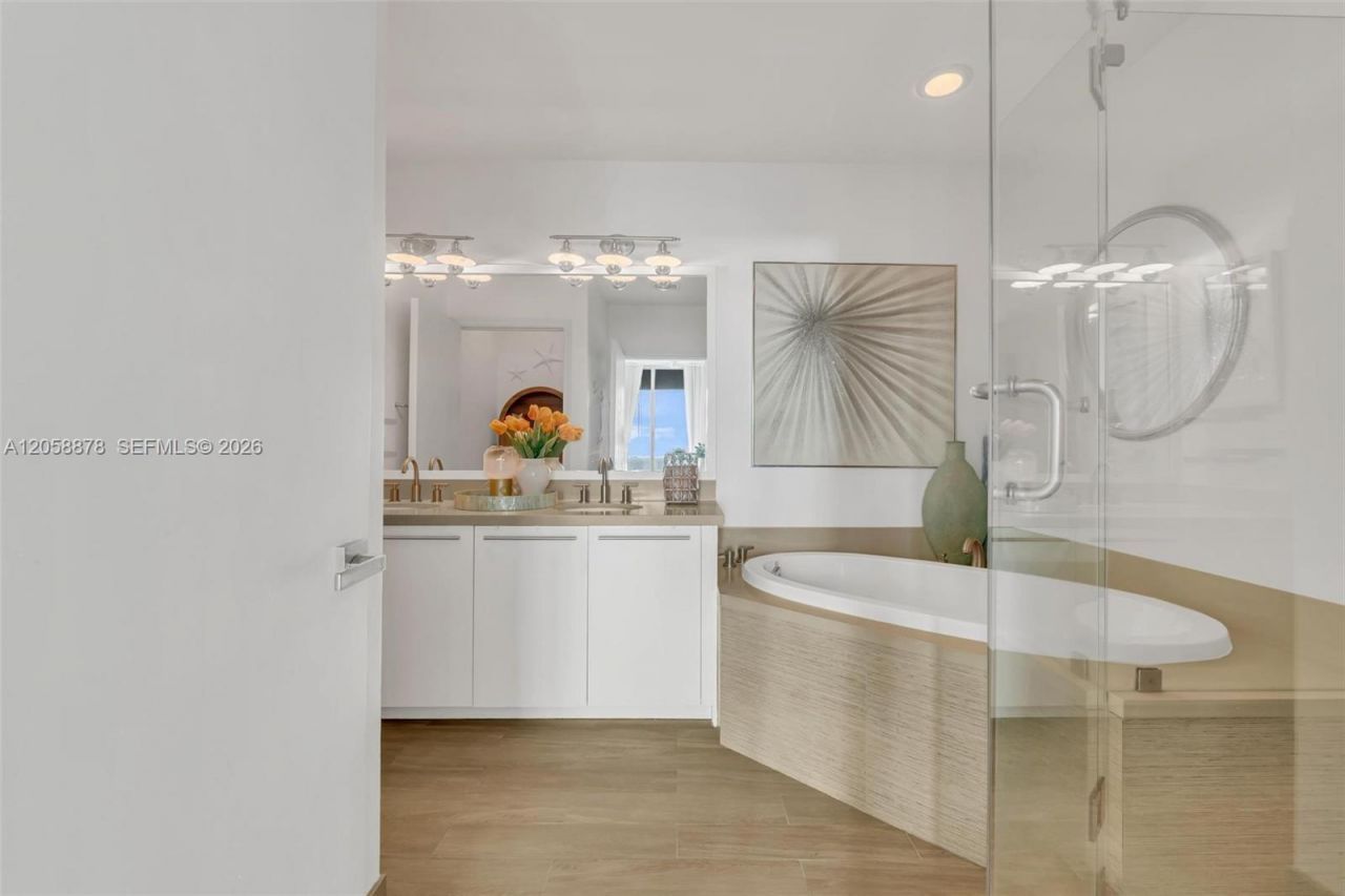 7930 East Dr, Unit 1408, North Bay Village, FL 33141 Photo