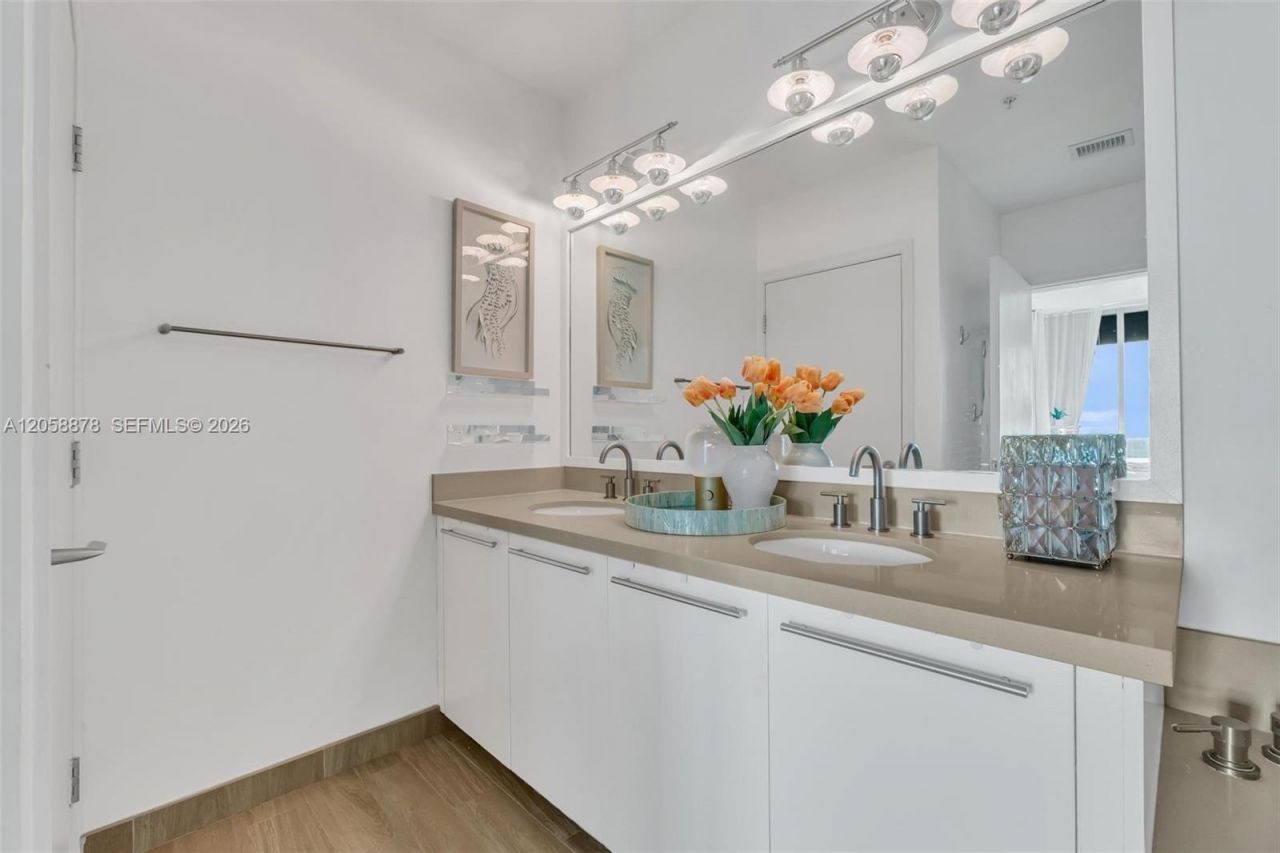 7930 East Dr, Unit 1408, North Bay Village, FL 33141 Photo