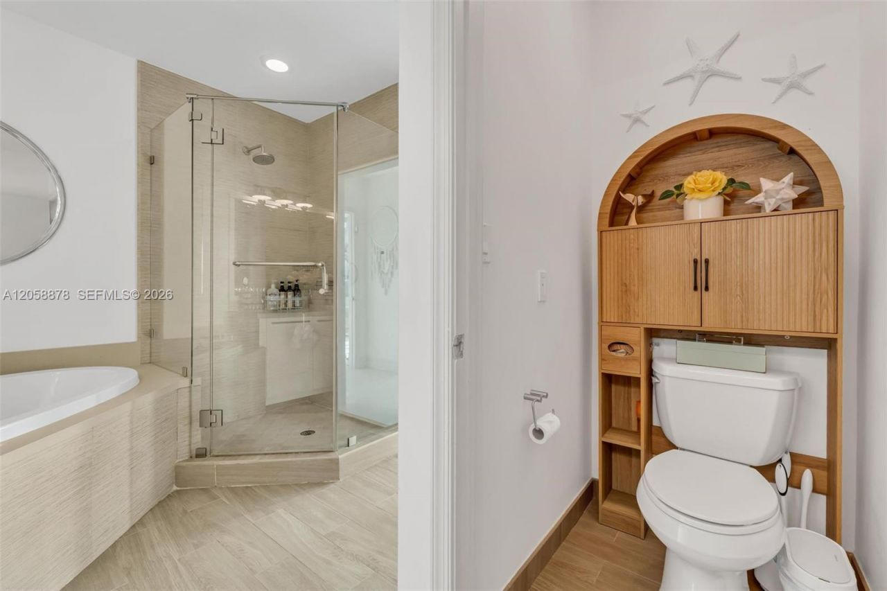 7930 East Dr, Unit 1408, North Bay Village, FL 33141 Photo