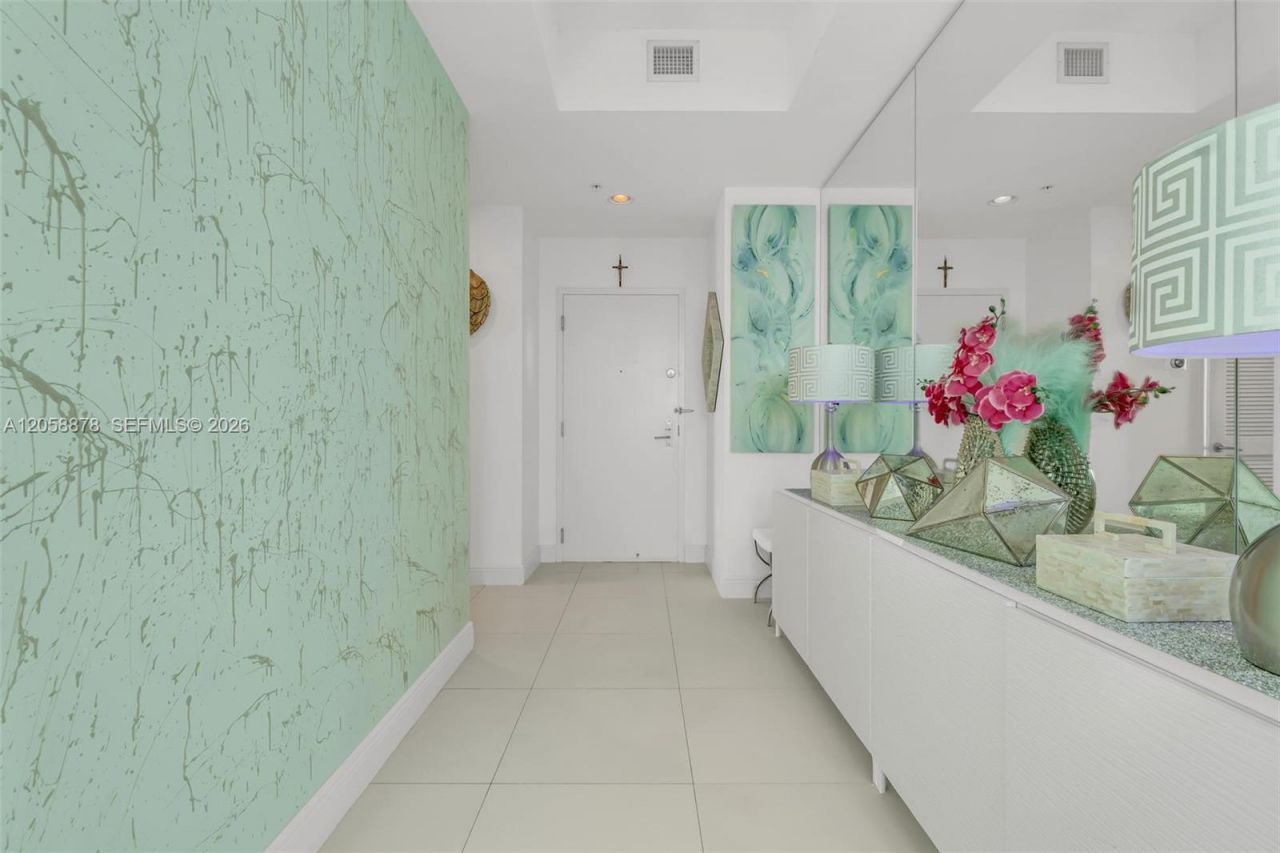 7930 East Dr, Unit 1408, North Bay Village, FL 33141 Photo