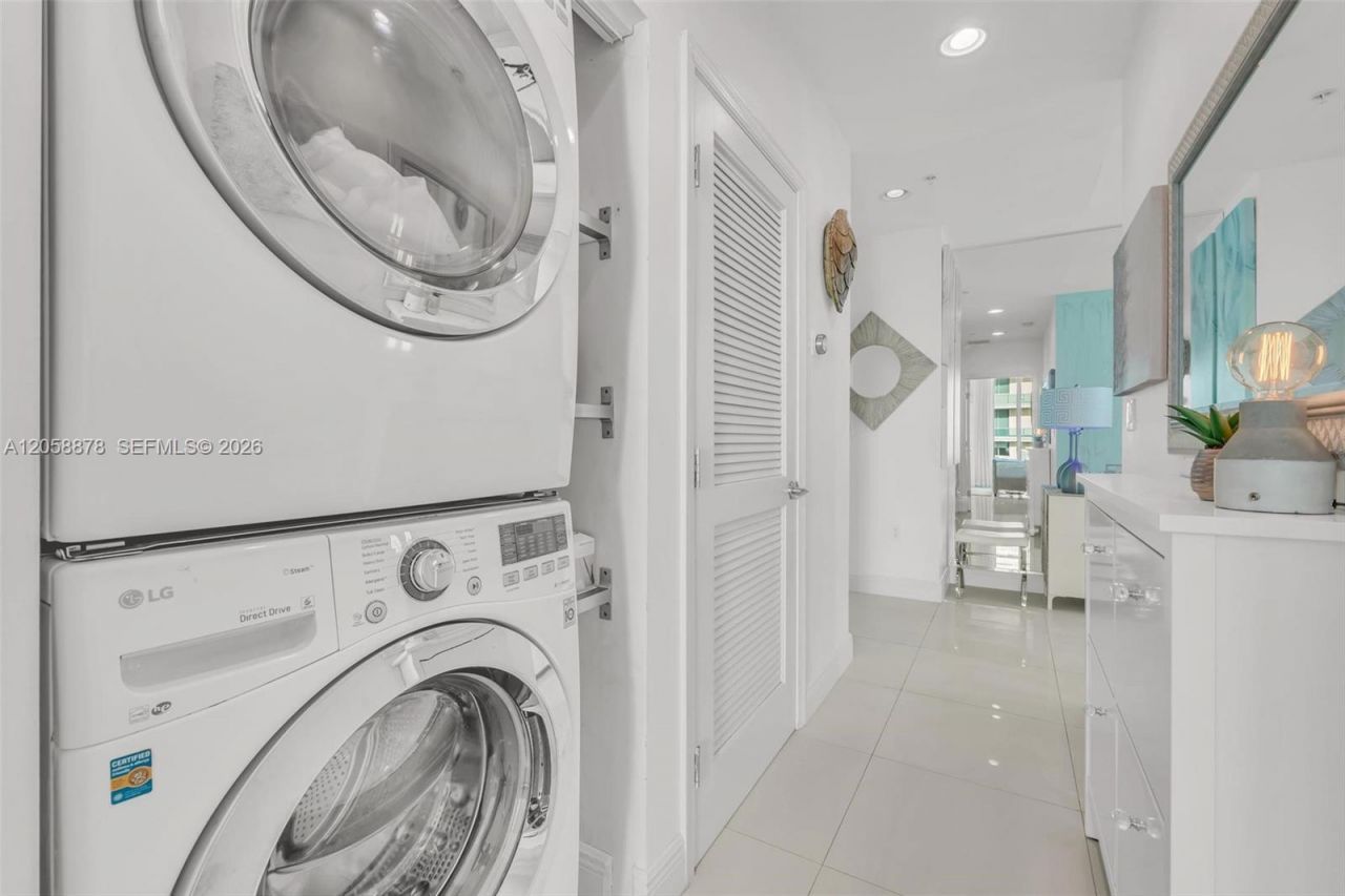 7930 East Dr, Unit 1408, North Bay Village, FL 33141 Photo