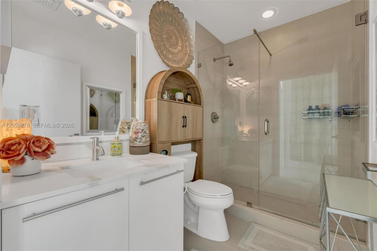 7930 East Dr, Unit 1408, North Bay Village, FL 33141 Photo