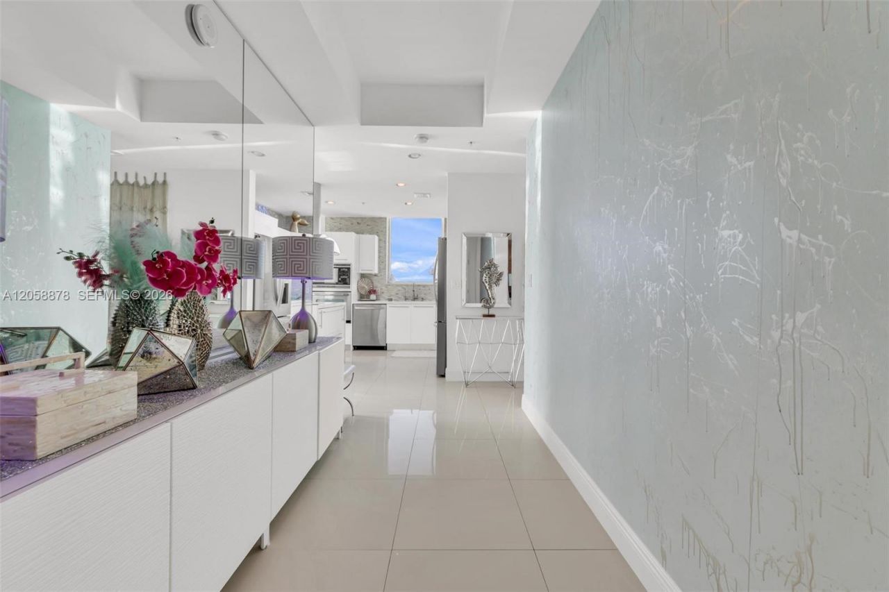 7930 East Dr, Unit 1408, North Bay Village, FL 33141 Photo