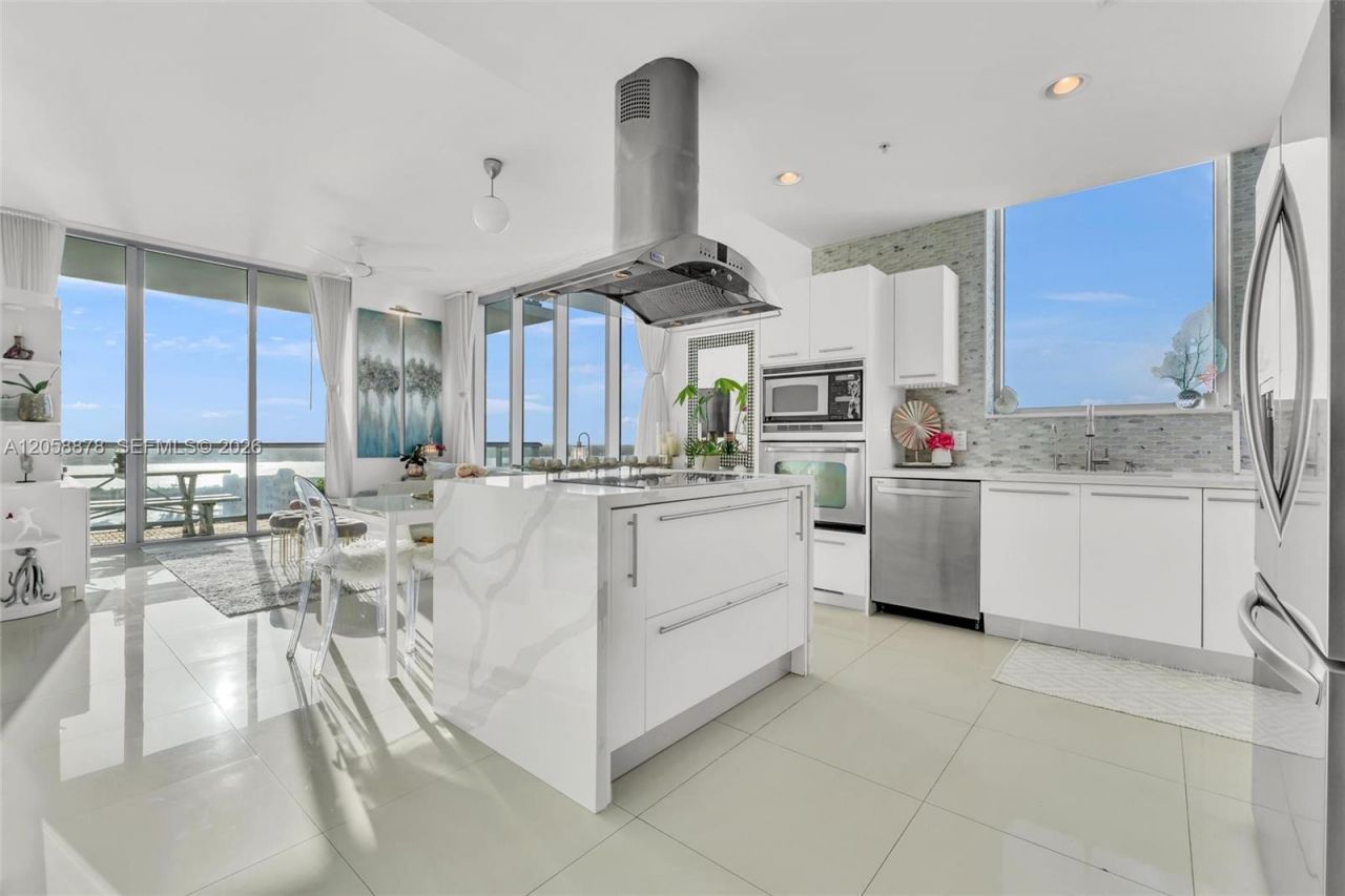 7930 East Dr, Unit 1408, North Bay Village, FL 33141 Photo