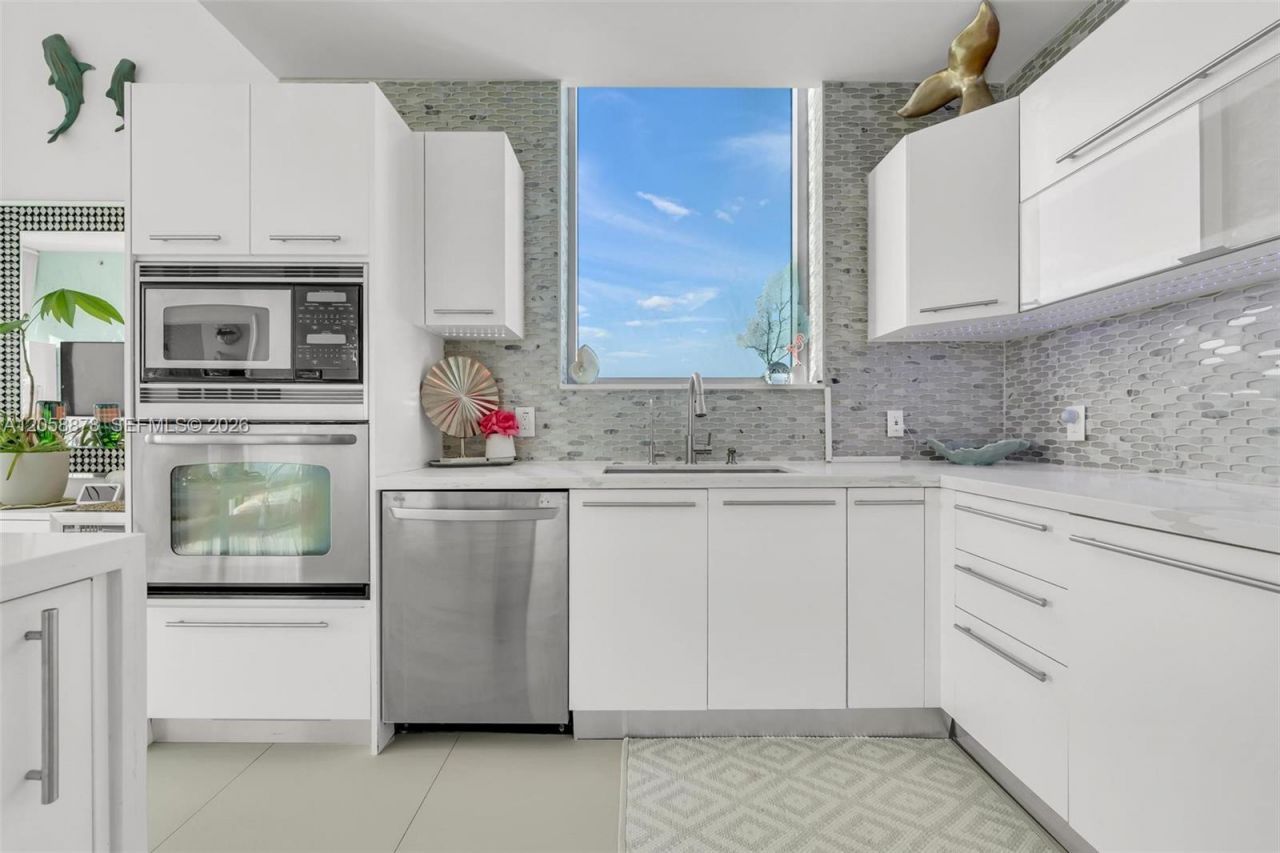 7930 East Dr, Unit 1408, North Bay Village, FL 33141 Photo