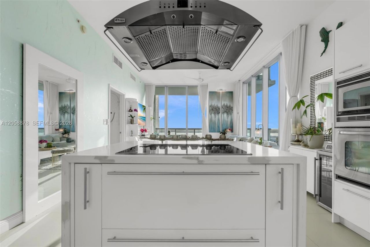 7930 East Dr, Unit 1408, North Bay Village, FL 33141 Photo
