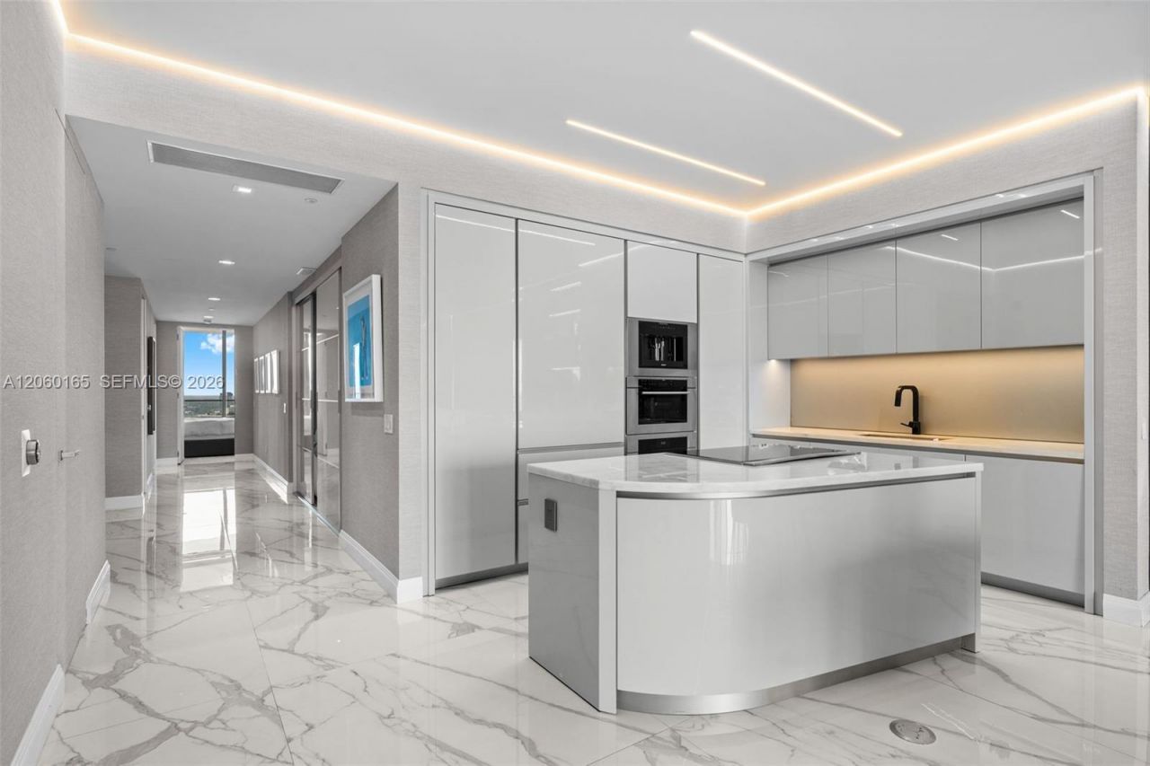18975 Collins Ave , Unit 3303, Sunny Isles Beach, FL 33160 Photo