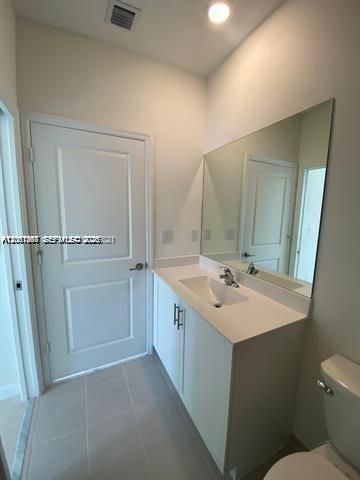 575 NE 208th Ter, Unit 575, Miami, FL 33179 Photo