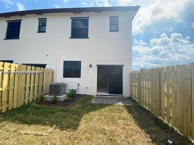 575 NE 208th Ter, Unit 575, Miami, FL 33179 Photo
