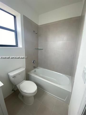 575 NE 208th Ter, Unit 575, Miami, FL 33179 Photo