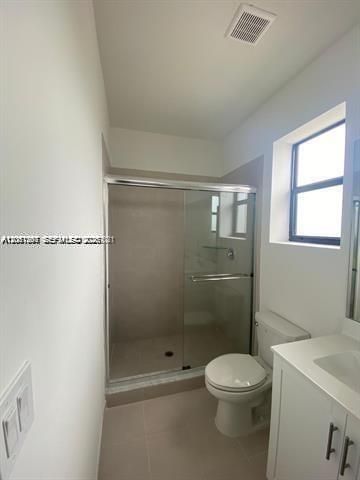 575 NE 208th Ter, Unit 575, Miami, FL 33179 Photo