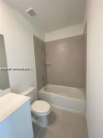 575 NE 208th Ter, Unit 575, Miami, FL 33179 Photo