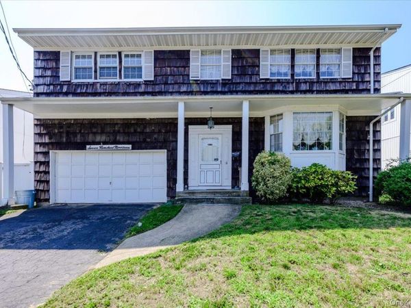 719 Hungry Harbor Road , Valley Stream, NY 11581