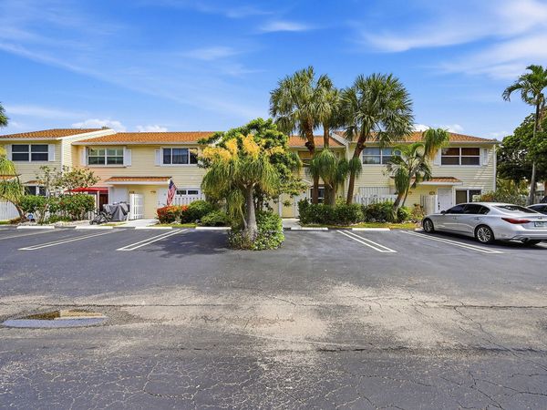 2627 NE 15th Street, Pompano Beach, FL 33062