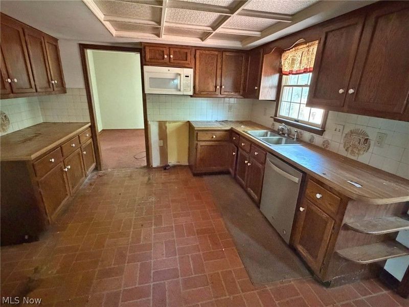 2410 Wagon Trail Street NE, Massillon, OH 44646 Photo 10