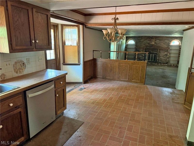 2410 Wagon Trail Street NE, Massillon, OH 44646 Photo 9