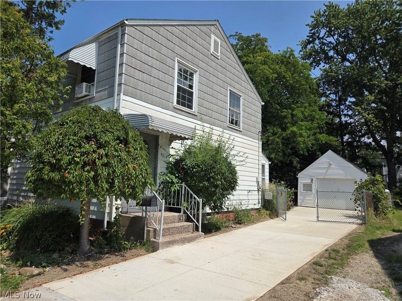 1501 E 248th Street, Euclid, OH 44117 Photo 2