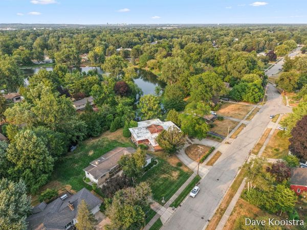 3933 S Big Spring Drive SW, Grandville, MI 49418
